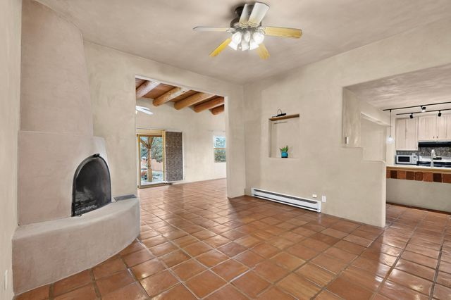 6 Enebro Place, Santa Fe, NM 87508