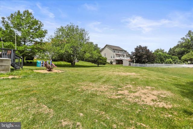 2168 BRANDYWINE LN, York, PA 17404