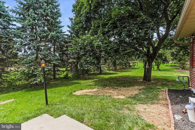 2168 BRANDYWINE LN, York, PA 17404
