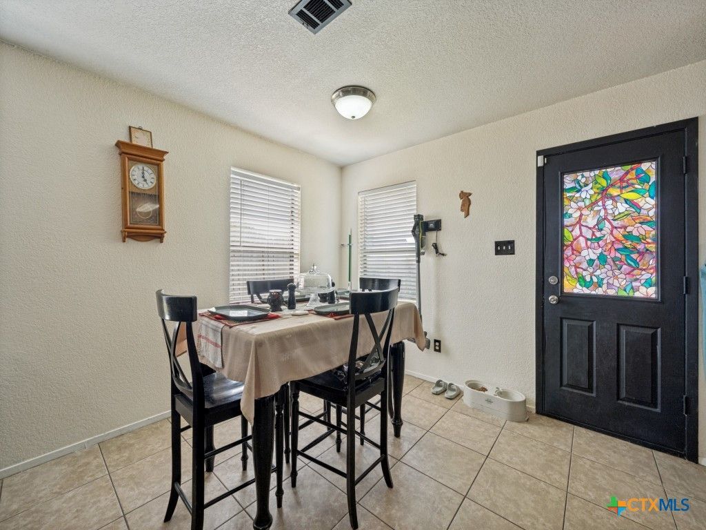 Image 4 of property listing at 4500 Fieldcrest Drive, Killeen, TX 76549