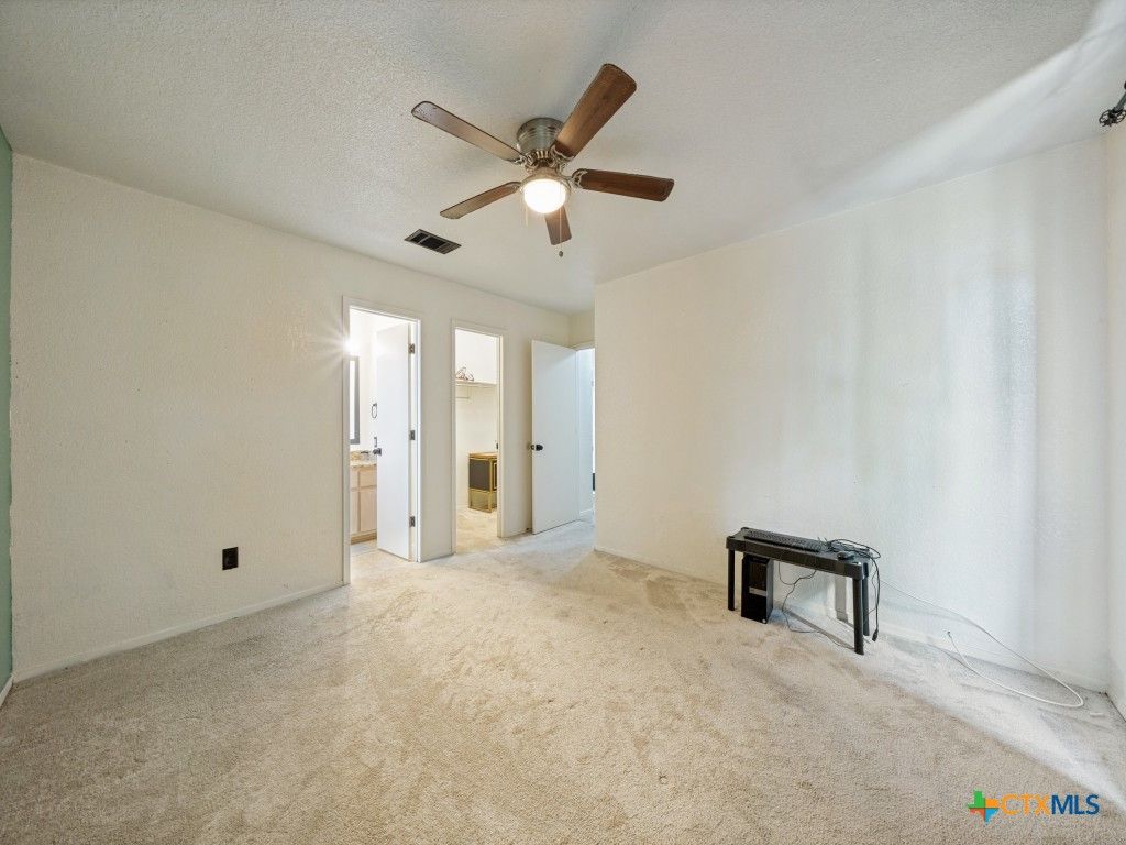 Image 5 of property listing at 4500 Fieldcrest Drive, Killeen, TX 76549