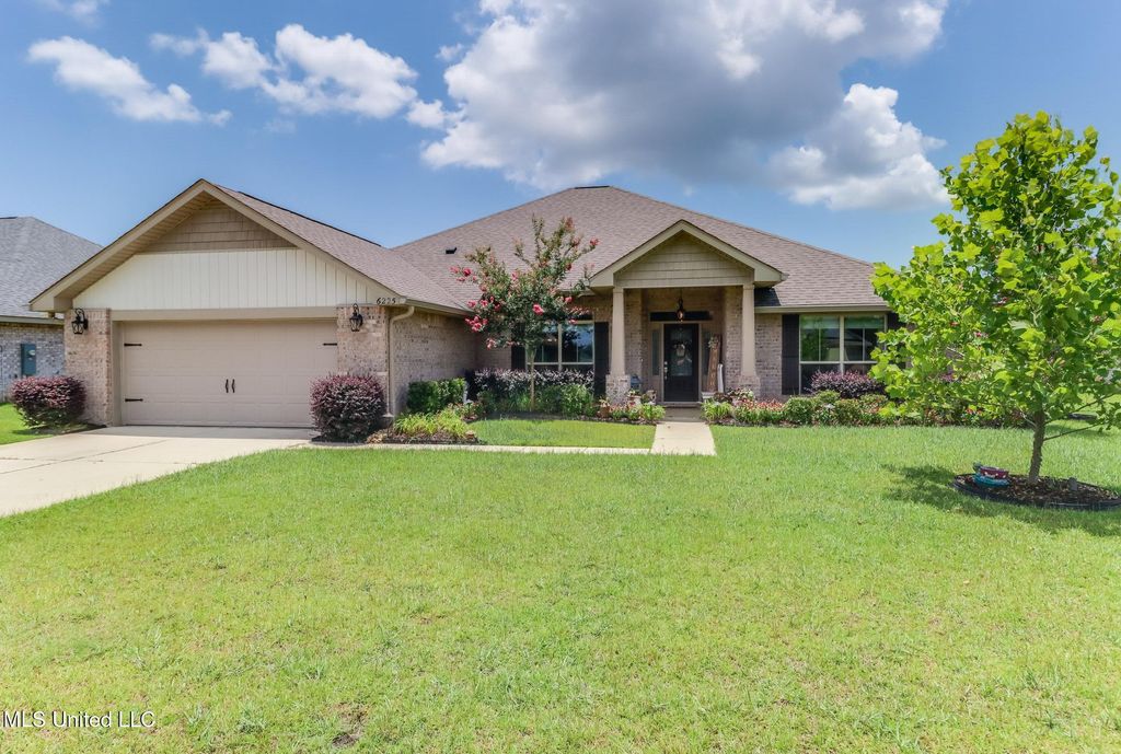 6225 Emerald Lake Drive, Biloxi, MS 39532