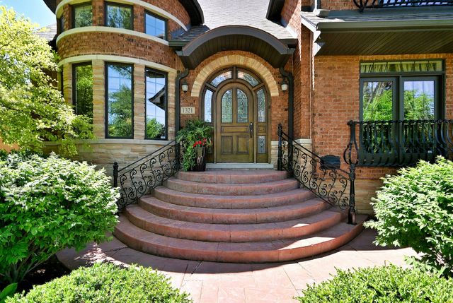1321 Glenlake Avenue, Park Ridge, IL 60068