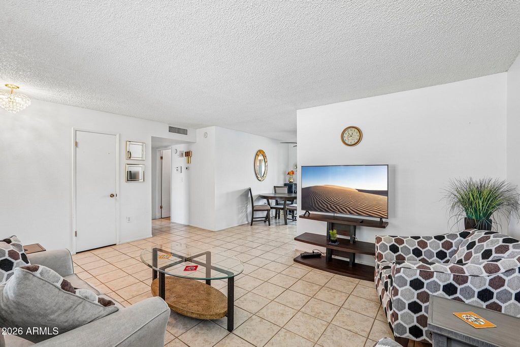 10343 W PRAIRIE HILLS Circle, Sun City, AZ 85351 — photo 4
