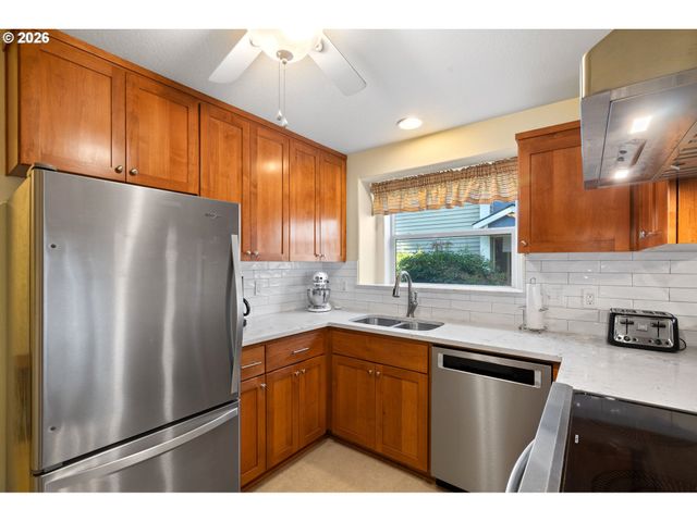 4736 W POWELL Blvd 129, Gresham, OR 97030