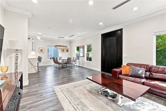 430 N Parish Place, Burbank, CA 91506