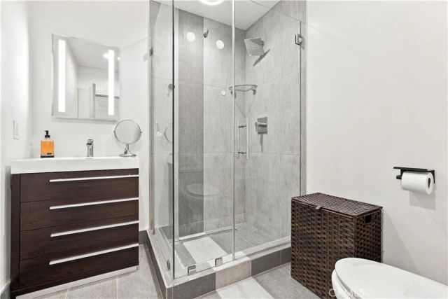 430 N Parish Place, Burbank, CA 91506
