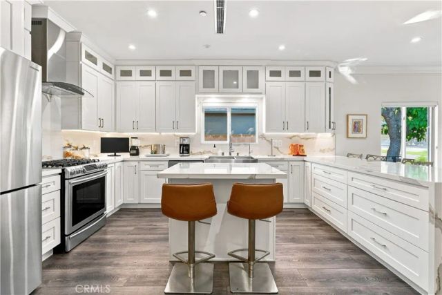 430 N Parish Place, Burbank, CA 91506