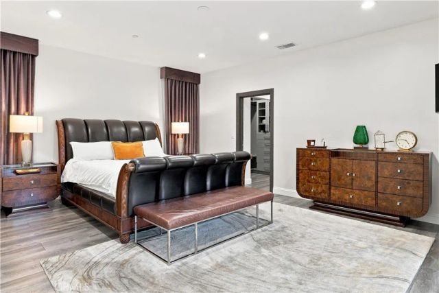 430 N Parish Place, Burbank, CA 91506