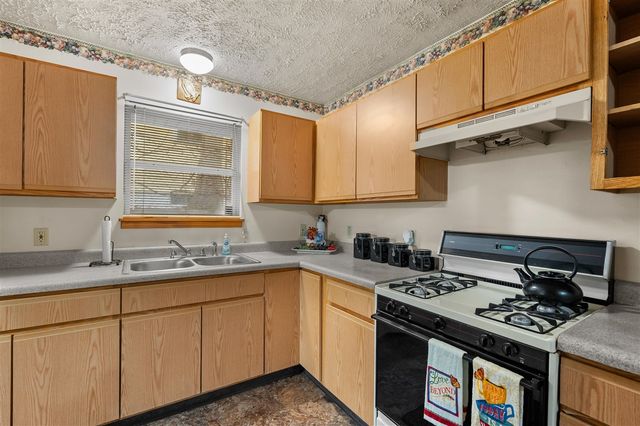 320 Phelps Avenue, Kalamazoo, MI 49048