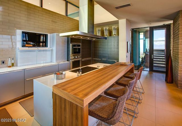 6830 N Hole-In-The-Wall Way, Tucson, AZ 85750