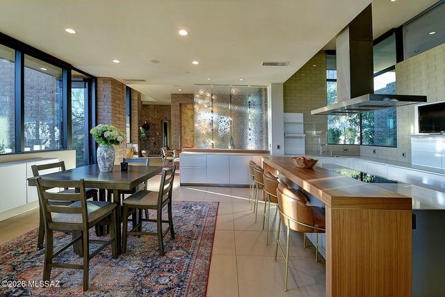 6830 N Hole-In-The-Wall Way, Tucson, AZ 85750