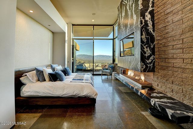 6830 N Hole-In-The-Wall Way, Tucson, AZ 85750