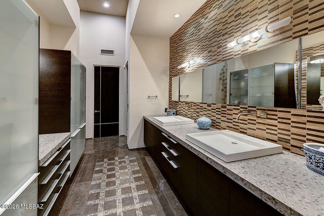 6830 N Hole-In-The-Wall Way, Tucson, AZ 85750