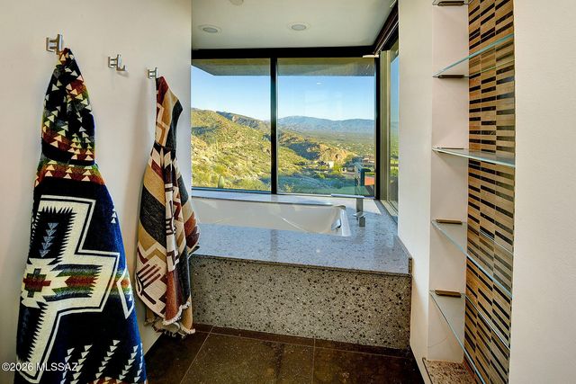 6830 N Hole-In-The-Wall Way, Tucson, AZ 85750