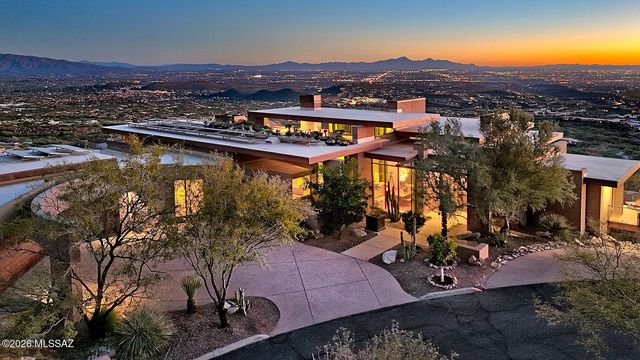 6830 N Hole-In-The-Wall Way, Tucson, AZ 85750