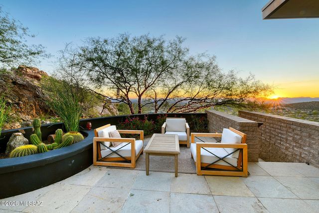 6830 N Hole-In-The-Wall Way, Tucson, AZ 85750