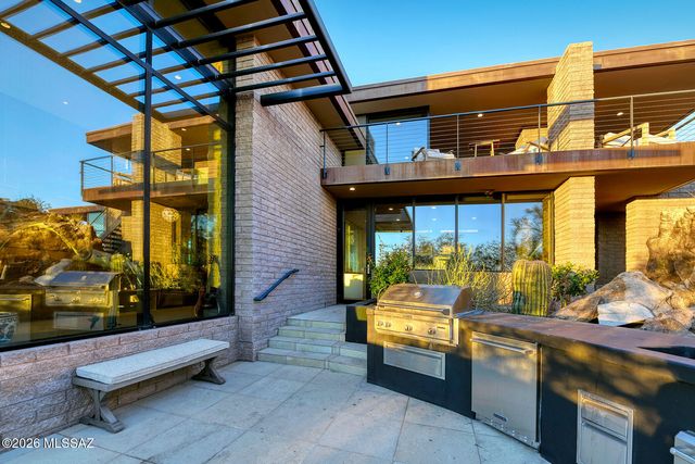 6830 N Hole-In-The-Wall Way, Tucson, AZ 85750