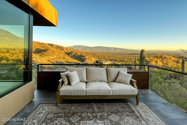 6830 N Hole-In-The-Wall Way, Tucson, AZ 85750