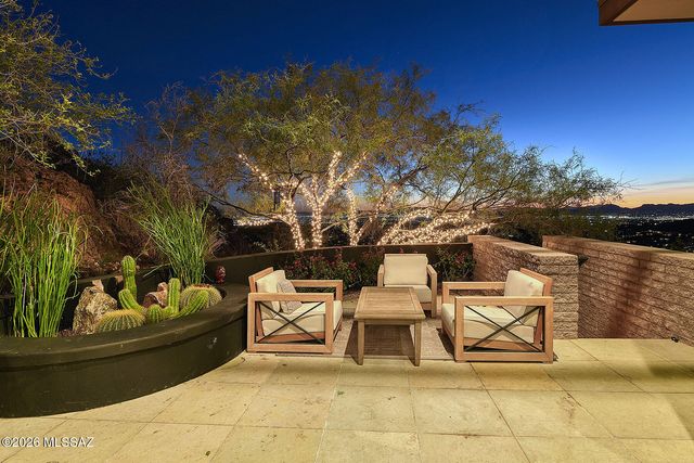 6830 N Hole-In-The-Wall Way, Tucson, AZ 85750