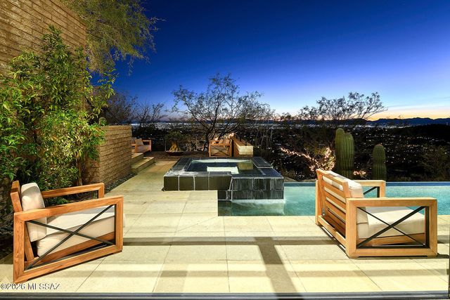 6830 N Hole-In-The-Wall Way, Tucson, AZ 85750