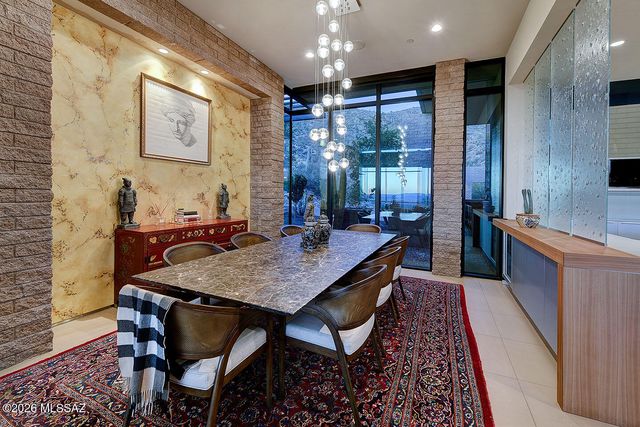 6830 N Hole-In-The-Wall Way, Tucson, AZ 85750