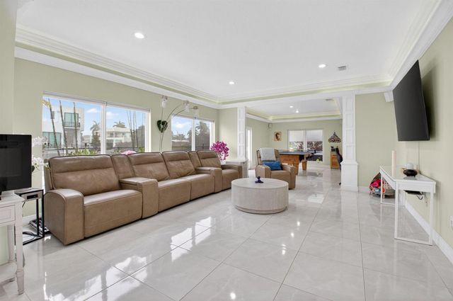 1502 SW 5th Avenue, Boca Raton, FL 33432