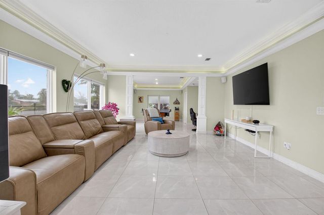 1502 SW 5th Avenue, Boca Raton, FL 33432