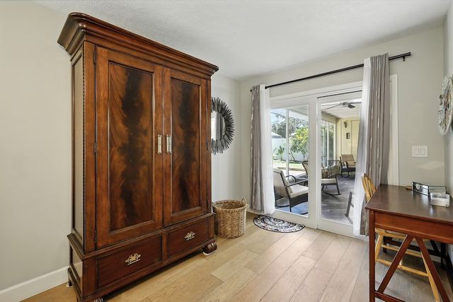 725 Acacia Road, Vero Beach, FL 32963