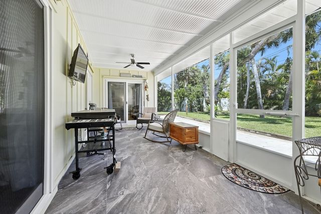 725 Acacia Road, Vero Beach, FL 32963