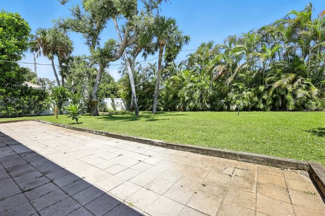 725 Acacia Road, Vero Beach, FL 32963