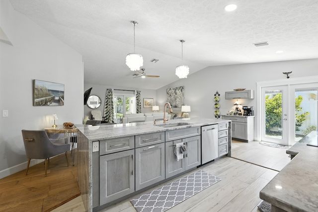 725 Acacia Road, Vero Beach, FL 32963