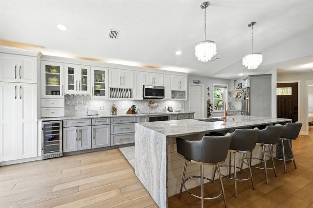 725 Acacia Road, Vero Beach, FL 32963