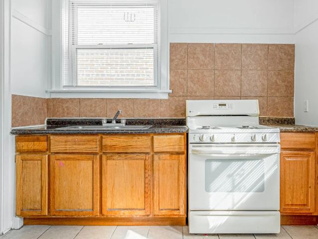 8227 S Maryland Avenue 3S, Chicago, IL 60619