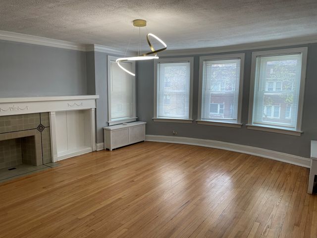 8227 S Maryland Avenue 3S, Chicago, IL 60619