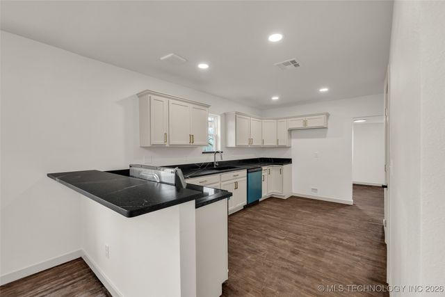 1017 W Newton Street, Tulsa, OK 74127