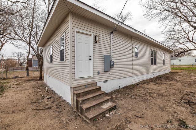 1017 W Newton Street, Tulsa, OK 74127