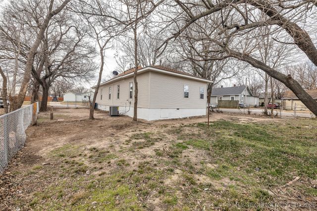 1017 W Newton Street, Tulsa, OK 74127