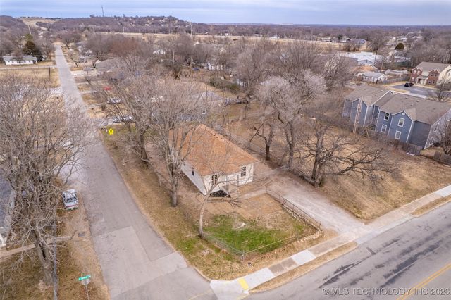 1017 W Newton Street, Tulsa, OK 74127