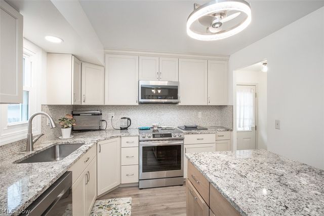 6924 Day Drive, Parma, OH 44129