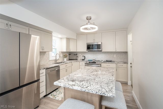 6924 Day Drive, Parma, OH 44129