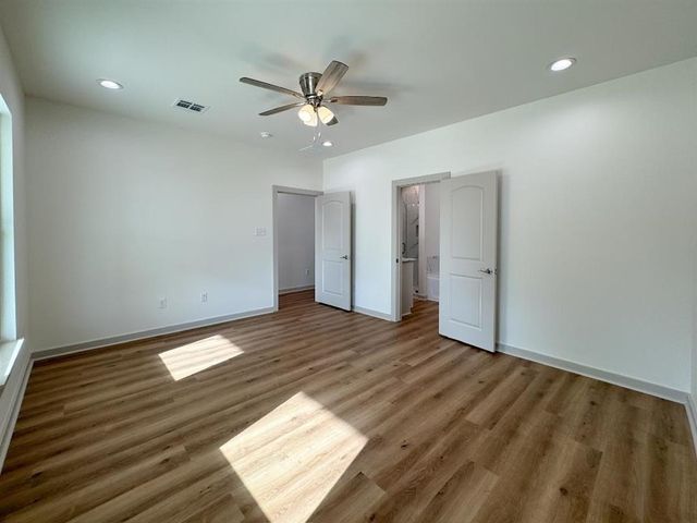 2009 Guillory Street, Westlake, LA 70669
