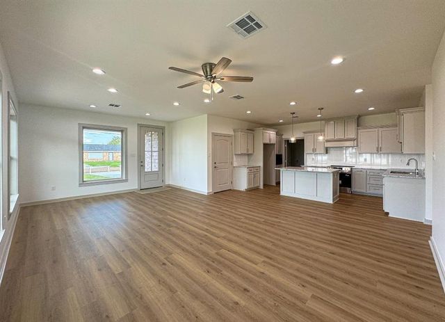 2009 Guillory Street, Westlake, LA 70669