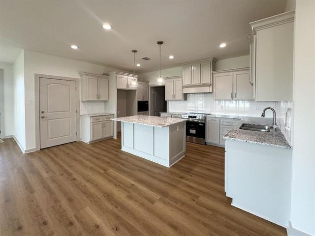 2009 Guillory Street, Westlake, LA 70669