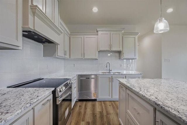 2009 Guillory Street, Westlake, LA 70669