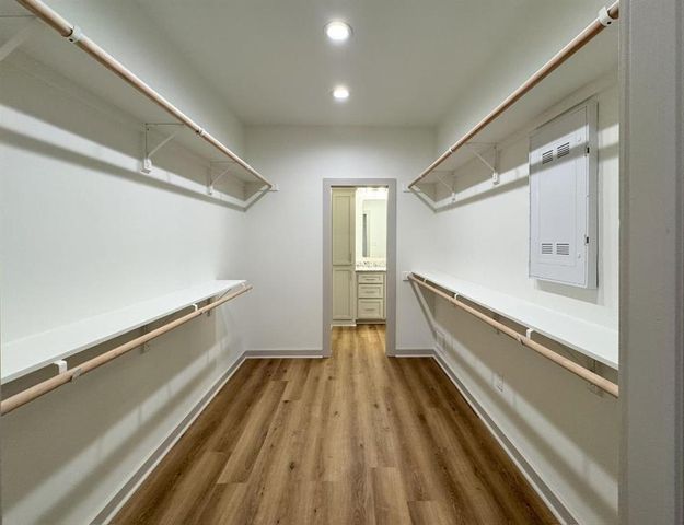 2009 Guillory Street, Westlake, LA 70669