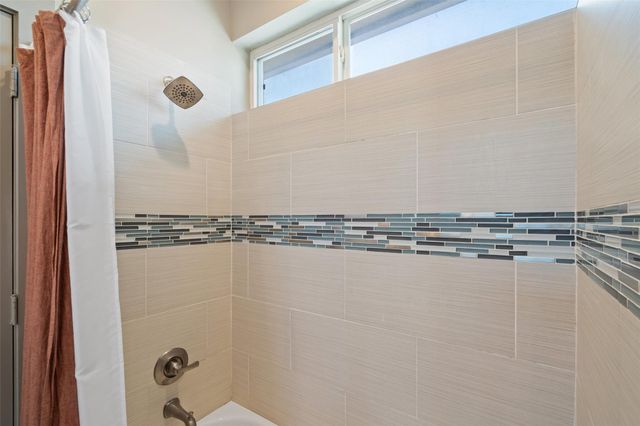 5928 Lux ST, Austin, TX 78721