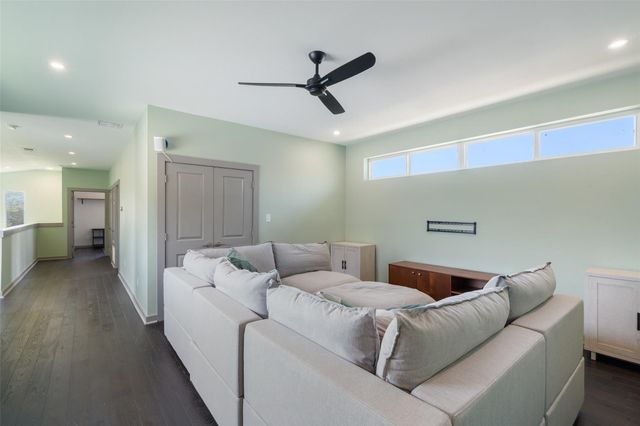 5928 Lux ST, Austin, TX 78721