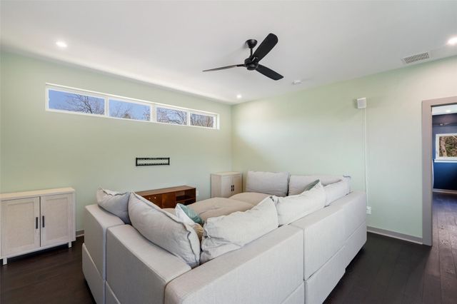 5928 Lux ST, Austin, TX 78721