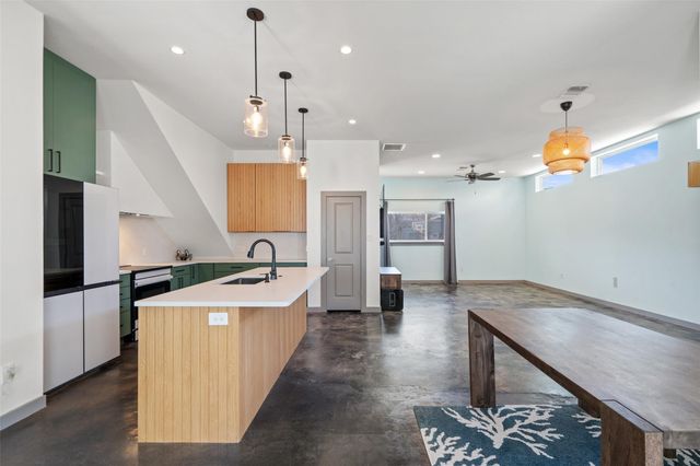 5928 Lux ST, Austin, TX 78721